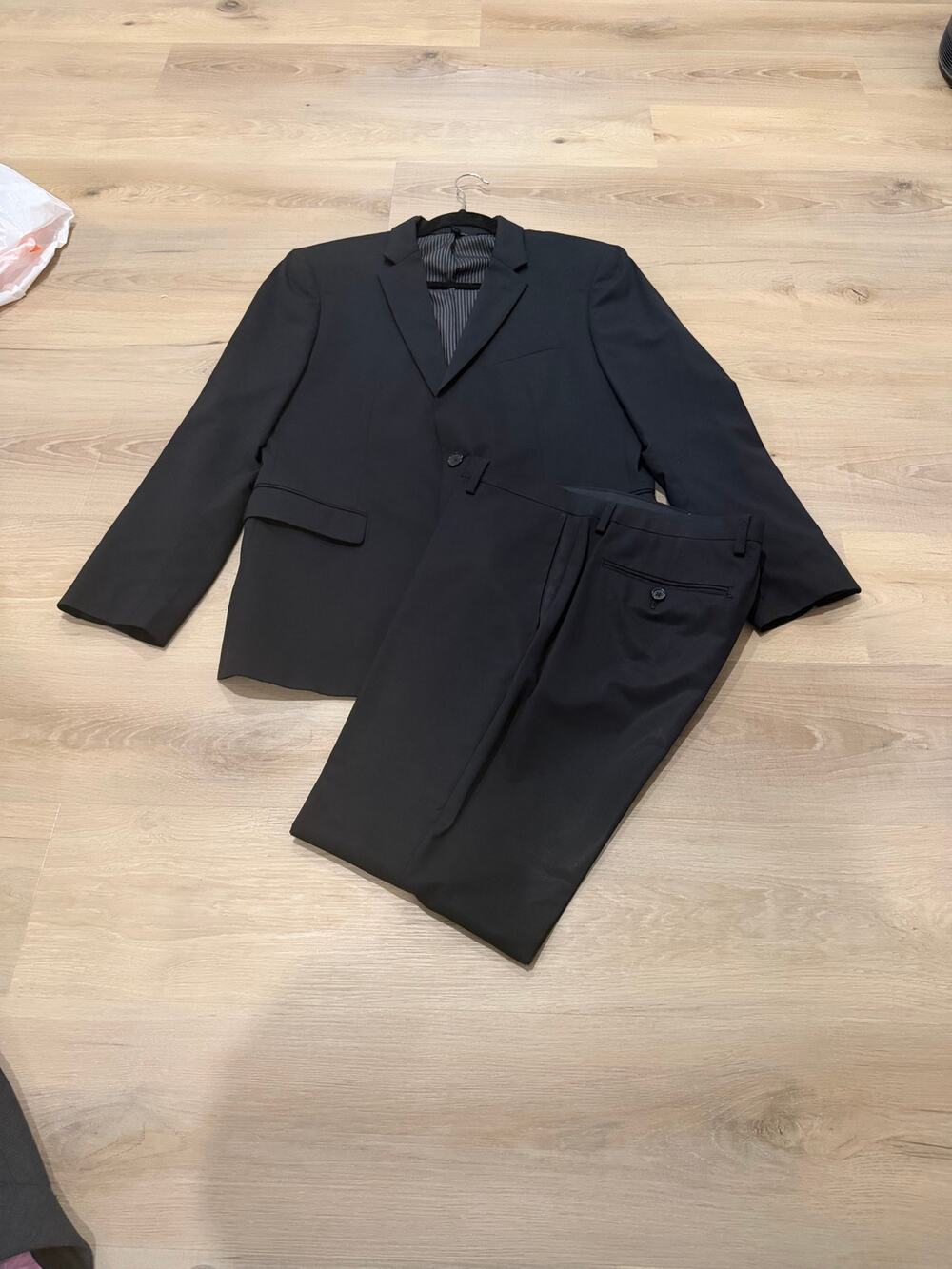 Banana Republic Men’s Suit 42S Jacket 32x32 Pants Slim Fit Black Wool 2 Piece